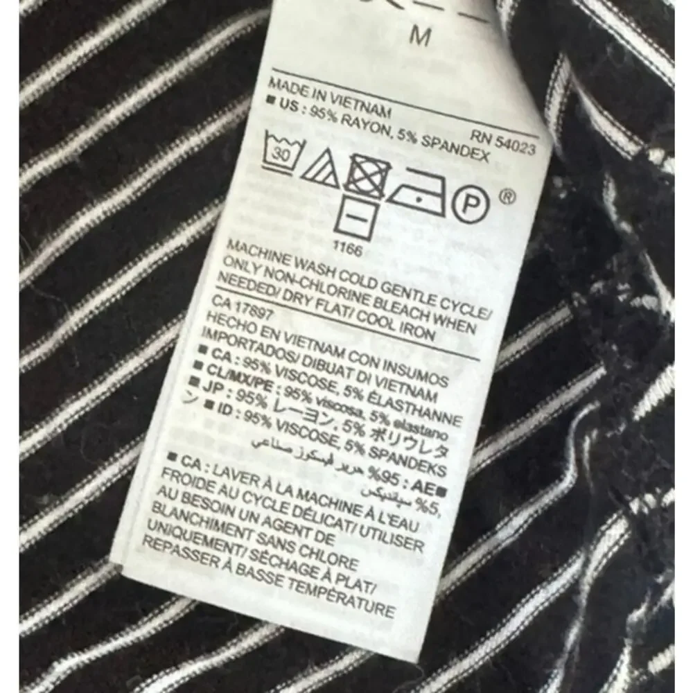 Old Navy Womens Medium Black White Stripe Sleeveless Tank Top